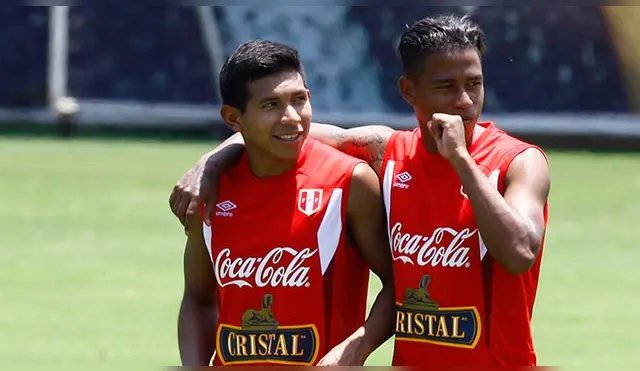 Edison Flores y Andy Polo durante un entrenamiento de la Selección Peruana.
