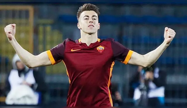 Stephan El Shaarawy posó como Lionel Messi con sus camisetas.