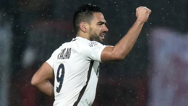 Radamel Falcao celebra su gol al Metz.