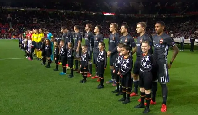 Antes del Manchester United vs. CSKA Moscú, no sonó el himno de la Champions League en el Old Trafford.
