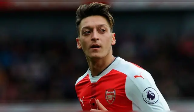  Mesut Özil no seguirá en Arsenal y escogió a Manchester United antes que al Barcelona