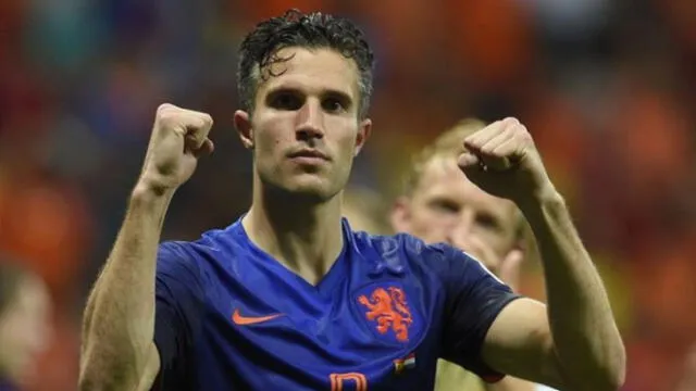 Robin van Persie celebra un gol con el Fenerbahce.