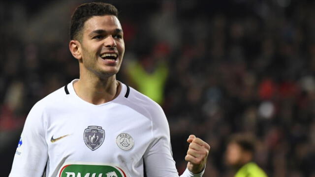 Hatem Ben Arfa celebra un gol del PSG.