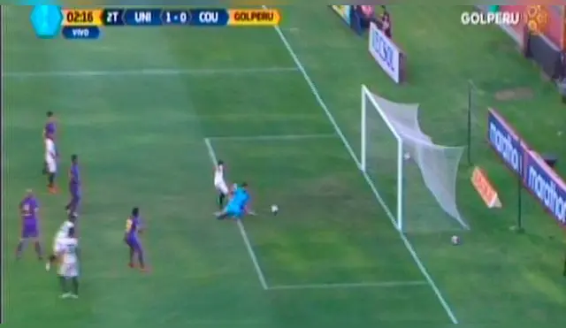 Diego Manicero anota el 1-0 de Universitario ante Comerciantes Unidos.