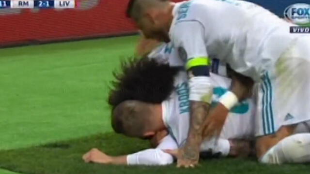 Gareth Bale puso el 2-1 con una soberbia definición de 'chalaca' frente al Liverpool por Champions League.