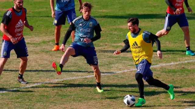 Lionel Messi anotó en las practicas de la selección argentina que fue a puertas abiertas. Foto: EFE Lionel Messi anotó en las practicas de la selección argentina que fue a puertas abiertas. Foto: EFE