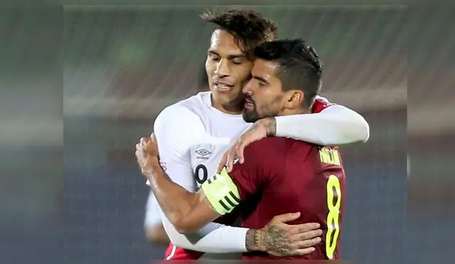 Tomás Rincón y futbolistas venezolanos piden a Paolo Guerrero en el Mundial