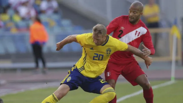Alberto Rodríguez, durante el amistoso Perú vs. Suecia.