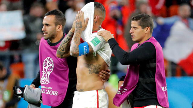 Paolo Guerrero se lamenta la eliminación de la Selección Peruana del Mundial Rusia 2018. Paolo Guerrero se lamenta la eliminación de la Selección Peruana del Mundial Rusia 2018.