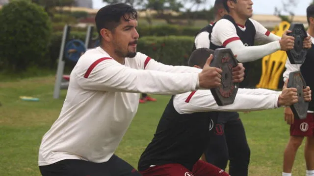 Juan Vargas, durante un entrenamiento de Universitario.