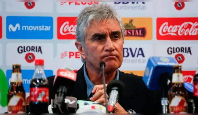 Juan Carlos Oblitas renunció a la FPF según periodista argentino.