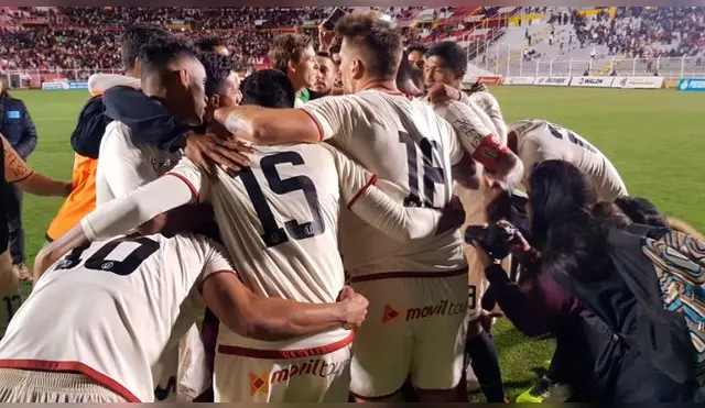 Universitario vs Garcilaso EN VIVO vía Gol Perú: El emotivo abrazo de los jugadores cremas tras el gran triunfo en Cusco | VIDEO