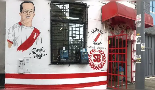 Selección Peruana: hinchas pintan 'calle bicolor' afuera del Estadio Nacional 