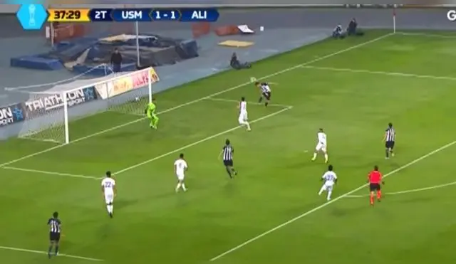 Mauricio Affonso falló un gol cantado frente al arco tras gran jugada de Kevin Quevedo.