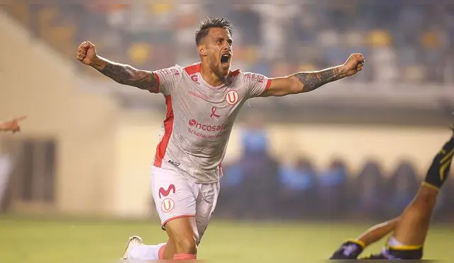 Germán Denis tiene 37 años. Jugó en Napoli. 