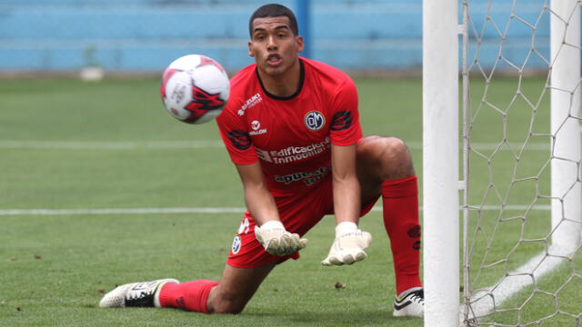 Steven Rivadeneyra renovó con Deportivo Municipal por todo el 2019