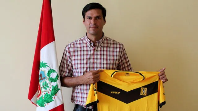 Academia Cantolao anunció a Jorge Araujo como su nuevo técnico.