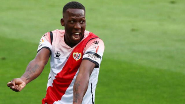 Luis Advíncula es el centro de la atención por su posición política Luis Advíncula es el centro de la atención por su posición política