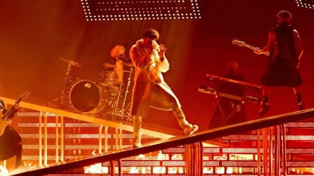 Bad Bunny se lució en el escenario de los Billboard Music Awards 2021 Bad Bunny se lució en el escenario de los Billboard Music Awards 2021
