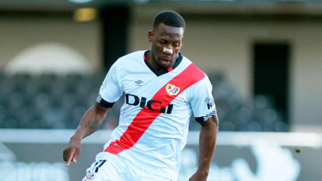 Luis Advíncula tiene contrato con Rayo Vallecano hasta el 30 de junio del 2022. Luis Advíncula tiene contrato con Rayo Vallecano hasta el 30 de junio del 2022.