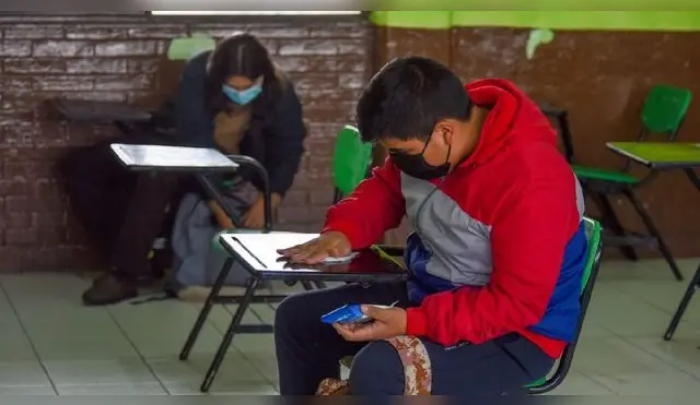 Detectan más alumnos positivos por Covid-19 en regreso de clases