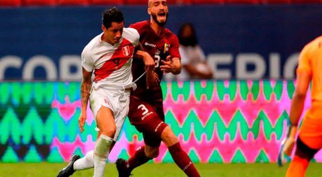 Gianluca Lapadula fue titular en todos los partidos de la fase de grupos. Gianluca Lapadula fue titular en todos los partidos de la fase de grupos.