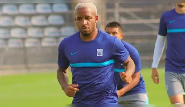 Jefferson Farfán se recupera satisfactoriamente de su lesión en la rodilla.