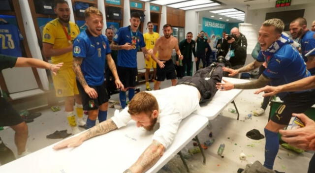 La locura de Italia en la celebración del vestuario de Wembley