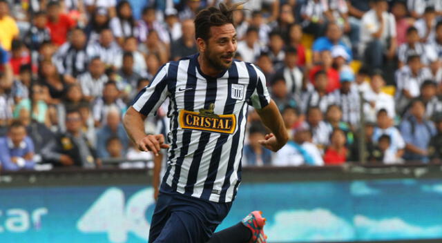 Claudio Pizarro jugó con Alianza Lima en 1998 y 1999.