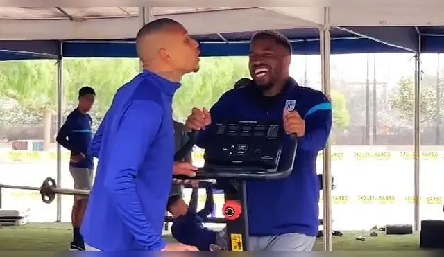 Jefferson Farfán feliz de la vida en Alianza Lima