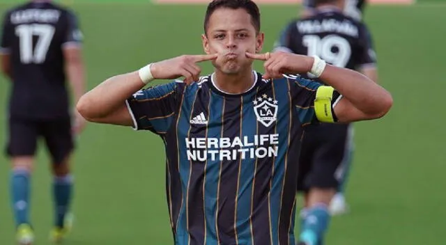 Chicharito Hernández recibe multa por fingir falta ante Houston Dynamo