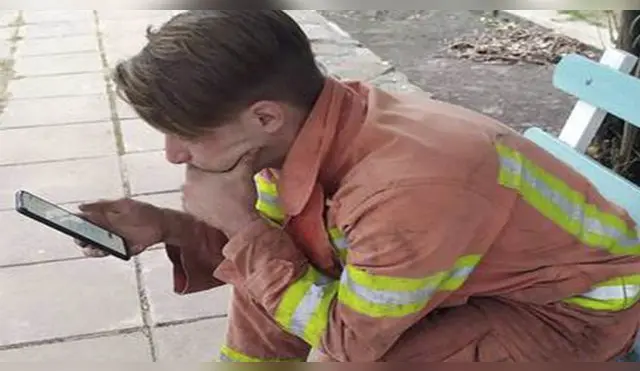 Youtube:Bombero rindió examen universitario después de combatir incendio
