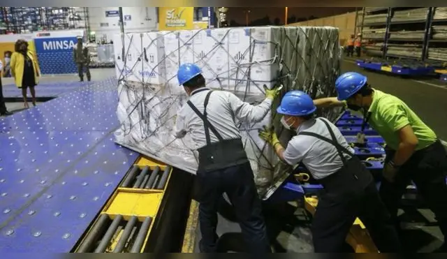 Perú recibe lote de 624 mil dosis de vacunas pediátricas