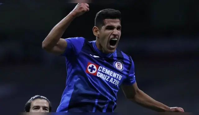 Luis Abram es titular en el once de Cruz Azul.
