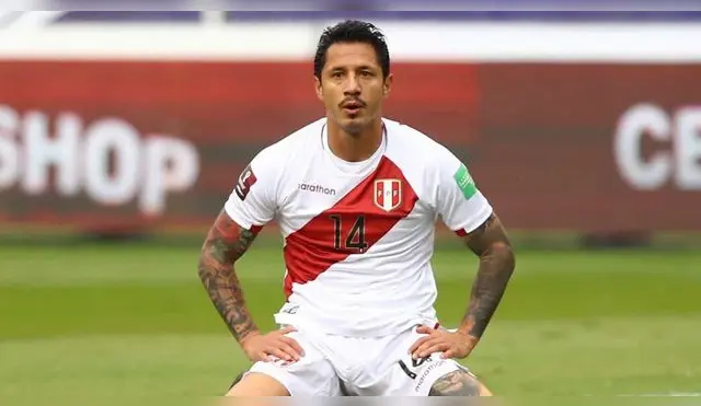 Gianluca Lapadula arrancó de titular en el último partido de Perú