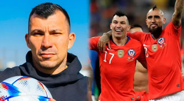 Gary Medel con el balón oficial del Mundial Qatar 2022