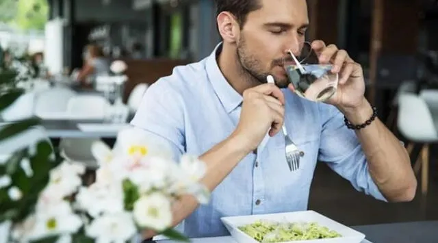 Según la ciencia, ¿cuánto puede estar una persona sin comer ni beber agua?