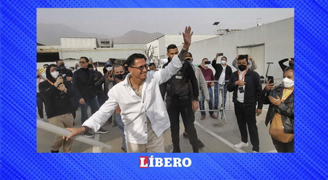 Lapadula decidió compartir un momento inolvidable con los fanáticos que compraron su libro. Lapadula decidió compartir un momento inolvidable con los fanáticos que compraron su libro.