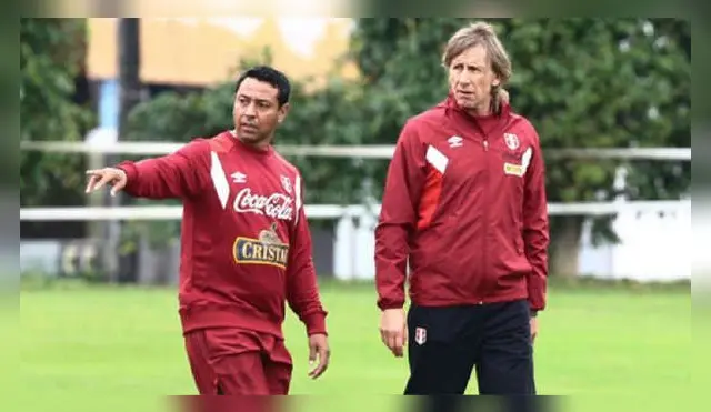 Solano y Gareca en entrenamientos. Foto: FPF