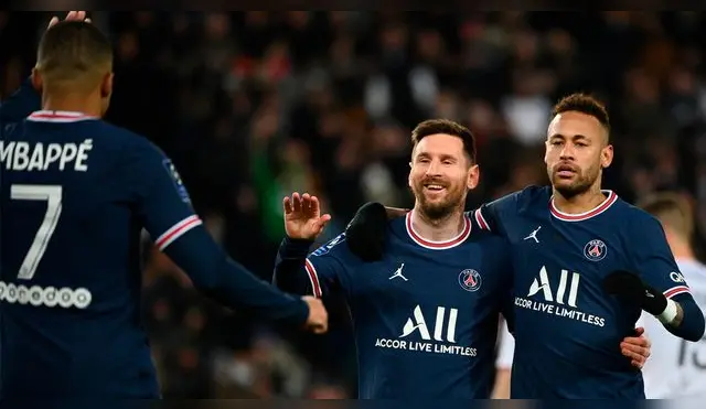 Lionel Messi junto a Neymar y Kylian Mbappé jugando en el PSG