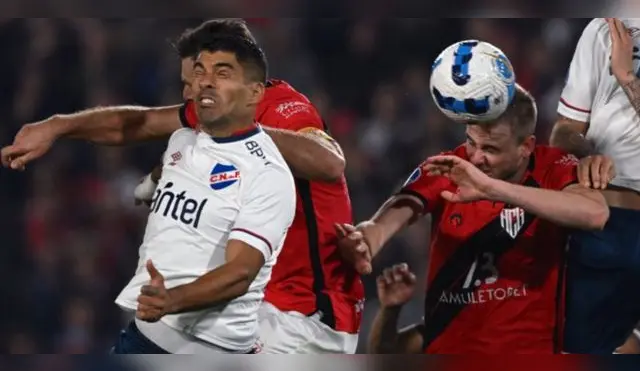 Nacional cayó ante Atlético Goianiense en el debut de Luis Suárez Nacional cayó ante Atlético Goianiense en el debut de Luis Suárez