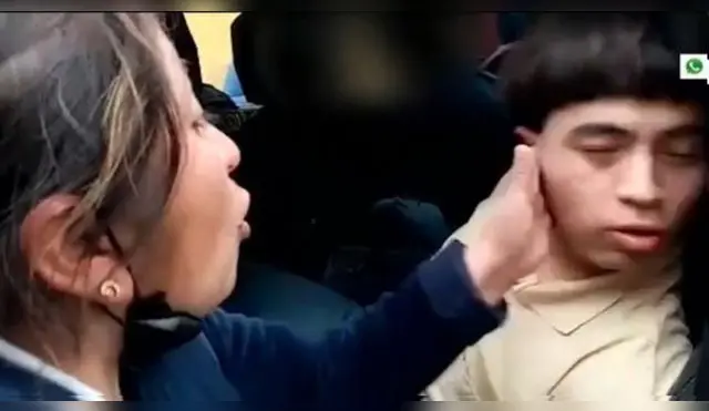 Madre cachetea a su hijo que robó y faltó el respeto a la PNP: