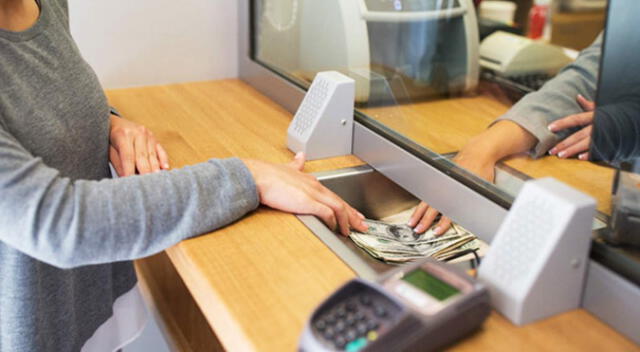 Conoce cuánto podría ganar una persona que trabaja en un banco en Perú Conoce cuánto podría ganar una persona que trabaja en un banco en Perú