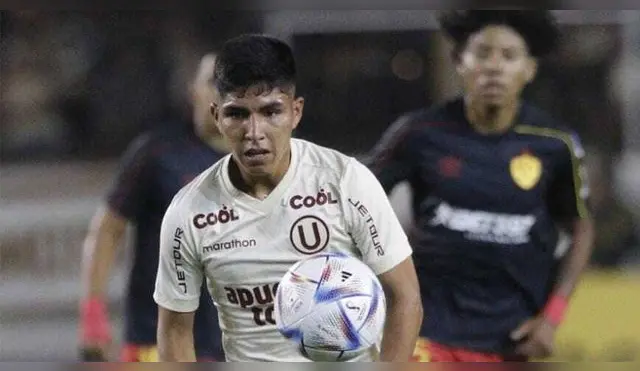 Universitario vs. Aucas en la Noche Crema