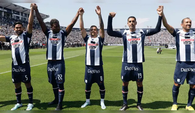 Alianza Lima se presentó en sociedad el último domingo en la Tarde Blanquiazul Alianza Lima se presentó en sociedad el último domingo en la Tarde Blanquiazul