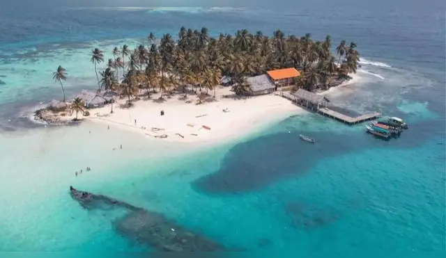 Revisa esta popular habitación privada que es viral en Airbnb.
