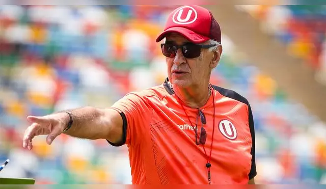 Jorge Fossati vivió así su primer día al mando de Universitario. Jorge Fossati vivió así su primer día al mando de Universitario.