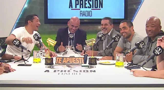 Peter Arévalo sorprendido ante comentario de un fiel seguidor Peter Arévalo sorprendido ante comentario de un fiel seguidor