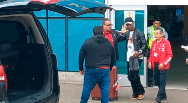 Advíncula arribó a Lima para asumir partidos de Perú ante Chile y Argentina - VIDEO Advíncula arribó a Lima para asumir partidos de Perú ante Chile y Argentina - VIDEO