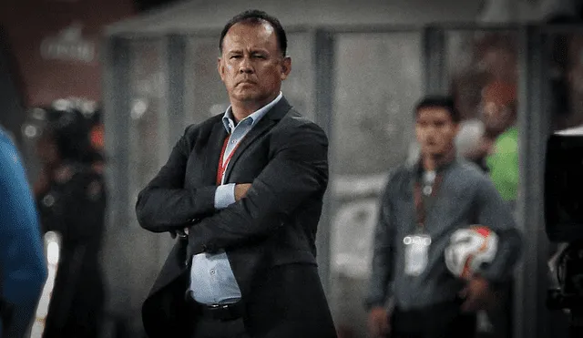 Juan Reynoso deja la selección peruana tras un año y cuatro meses en el cargo. Juan Reynoso deja la selección peruana tras un año y cuatro meses en el cargo.